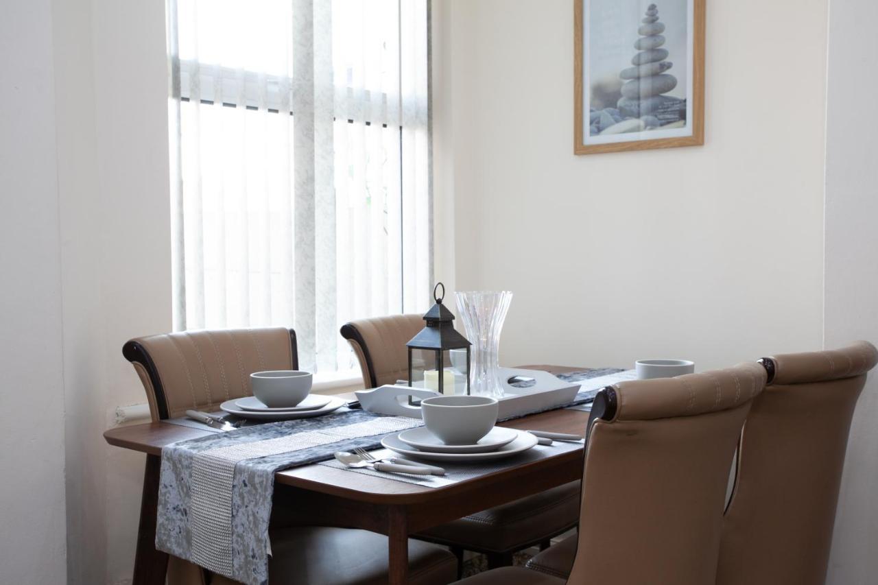 6 Bedroom House 10Min Drive From City Centre Mánchester Exterior foto