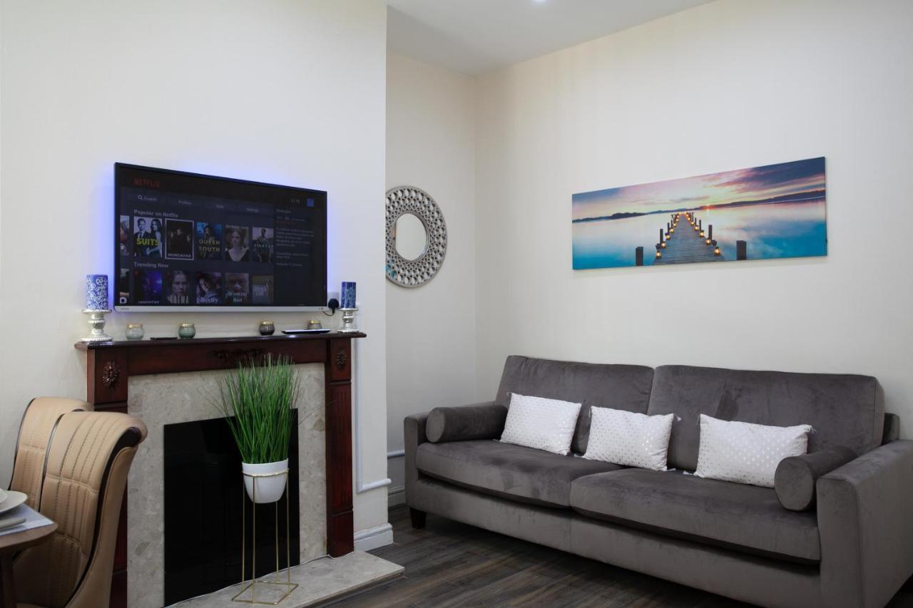 6 Bedroom House 10Min Drive From City Centre Mánchester Exterior foto