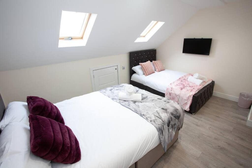 6 Bedroom House 10Min Drive From City Centre Mánchester Exterior foto