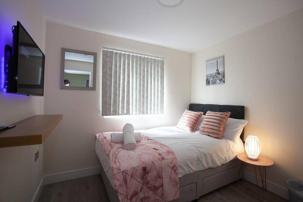 6 Bedroom House 10Min Drive From City Centre Mánchester Exterior foto